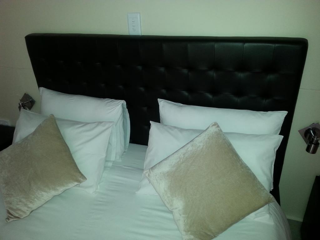 Discovery Guest House Виндхук Экстерьер фото