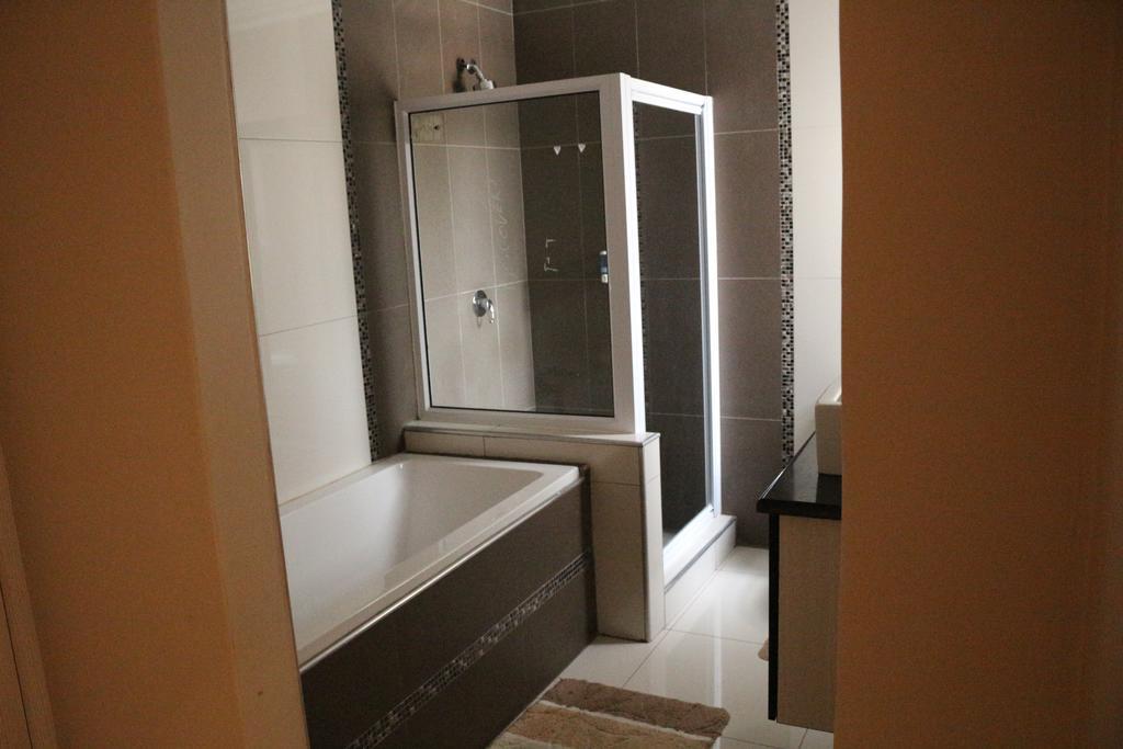 Discovery Guest House Виндхук Экстерьер фото